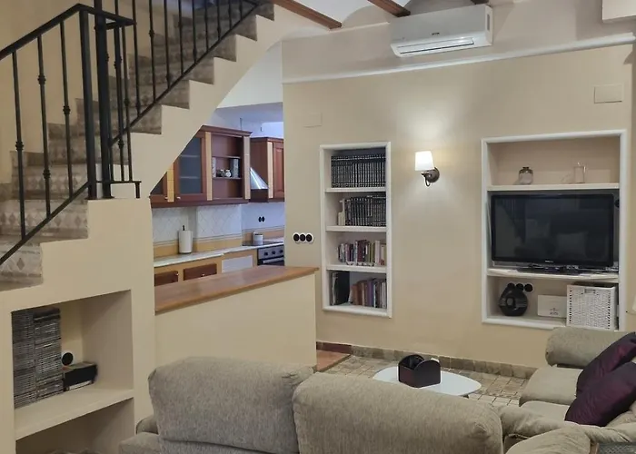 Les Dos Nines Monserrat