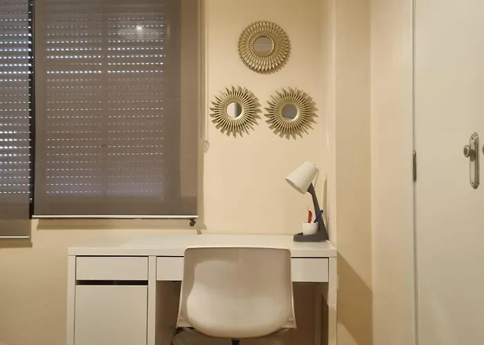 Les Dos Nines Monserrat