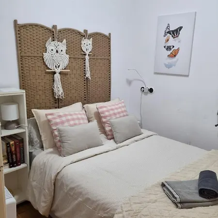 Les Dos Nines Monserrat